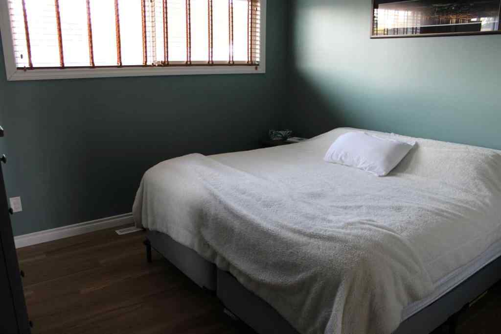 MLS® A2252882 - 5211 37 Street  in Southridge Lloydminster, Residential