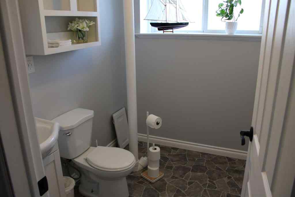 MLS® A2252882 - 5211 37 Street  in Southridge Lloydminster, Residential