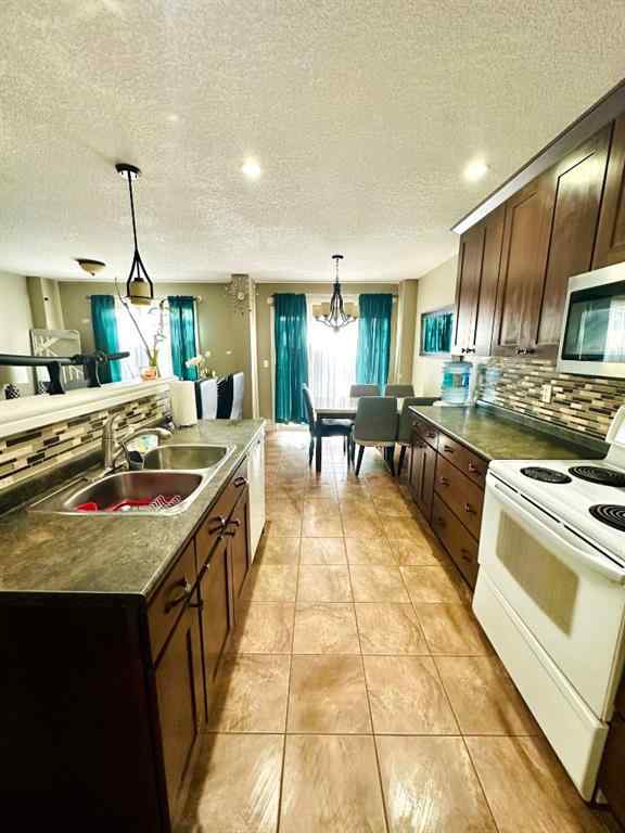 MLS® A2252884 - 2807 12 Avenue  in NONE Wainwright, Residential