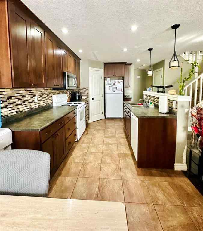 MLS® A2252884 - 2807 12 Avenue  in NONE Wainwright, Residential