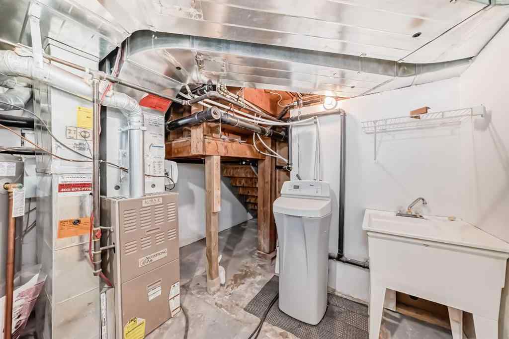 MLS® A2252885 - 42 Ypres Green SW in Garrison Woods Calgary, Residential