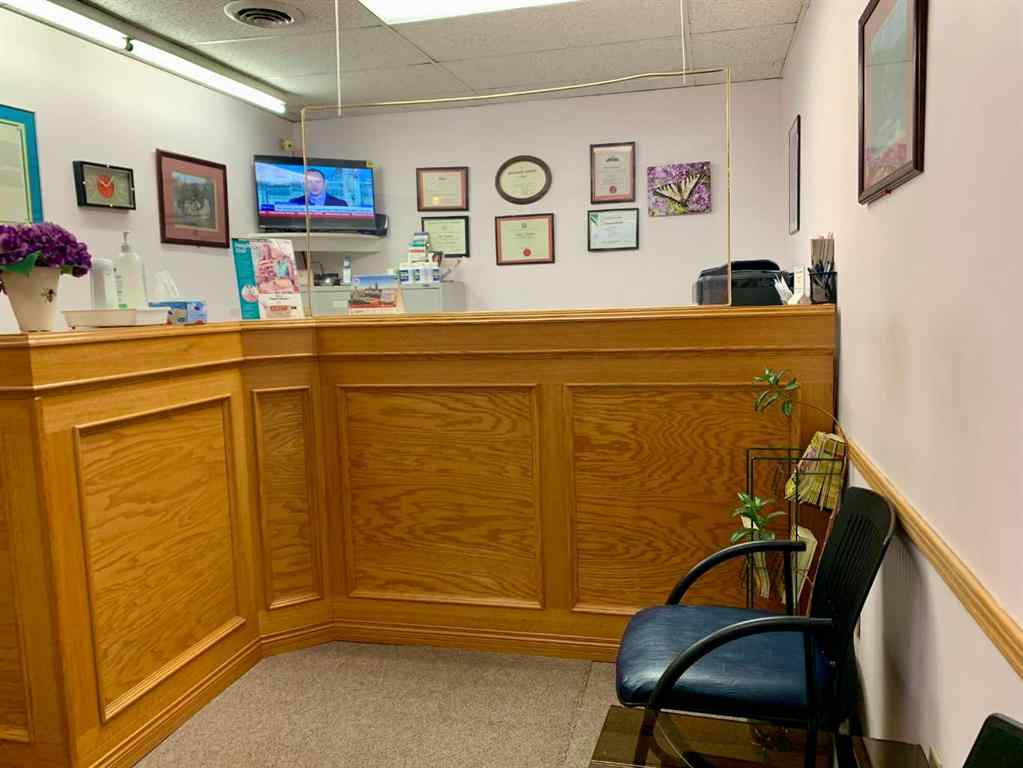 MLS® A2252886 - Unit #206 602 16 Avenue NW in Mount Pleasant Calgary, Commercial