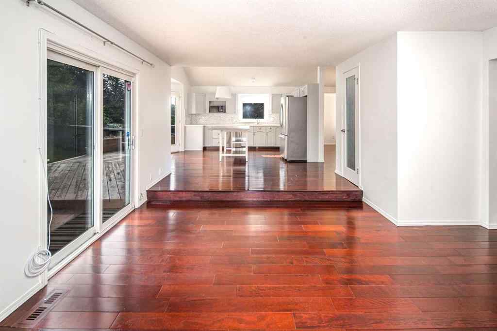 MLS® A2252905 - 832 Sierra Morena Place SW in Signal Hill Calgary, Residential