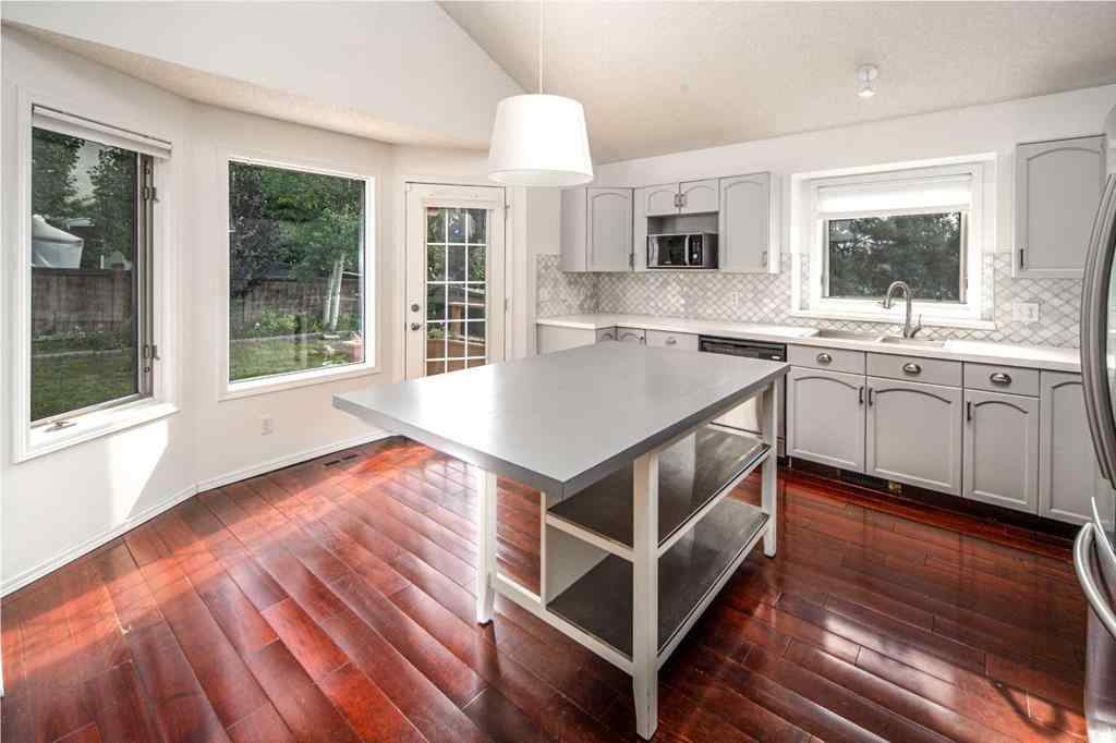 MLS® A2252905 - 832 Sierra Morena Place SW in Signal Hill Calgary, Residential
