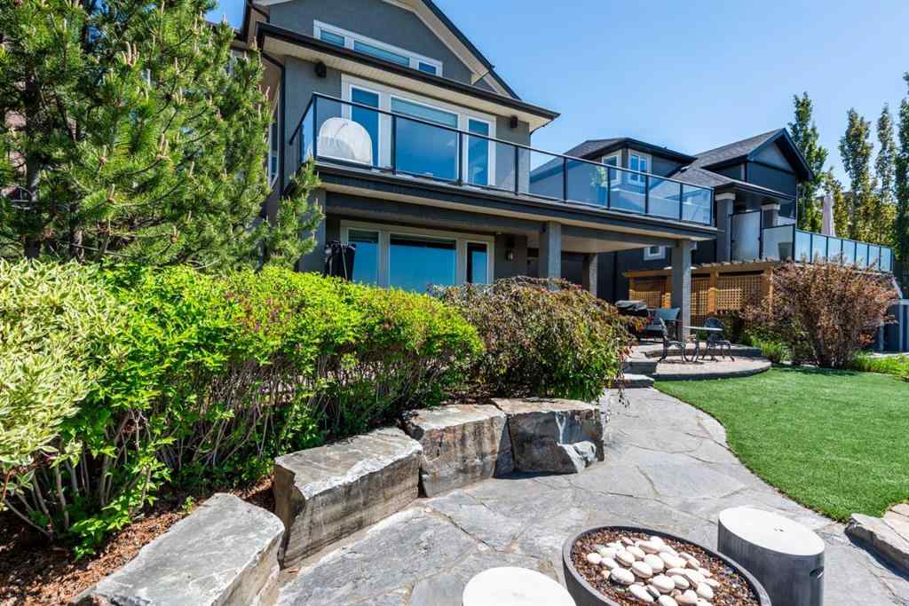 MLS® A2252909 - 220 Springbluff Heights SW in Springbank Hill Calgary, Residential