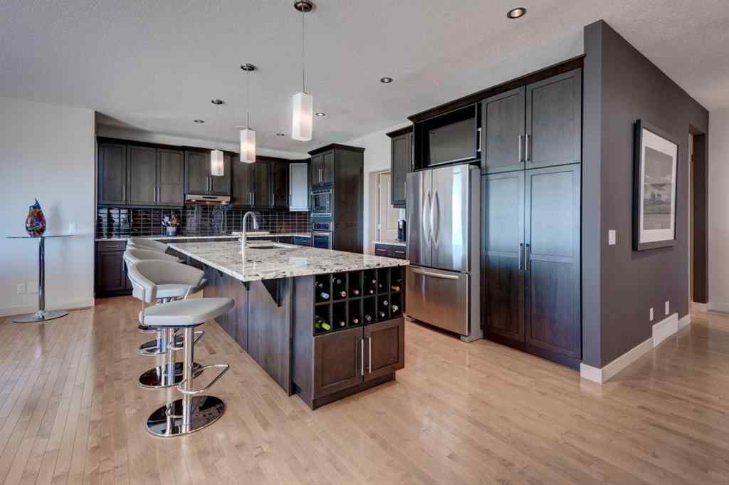 MLS® A2252909 - 220 Springbluff Heights SW in Springbank Hill Calgary, Residential