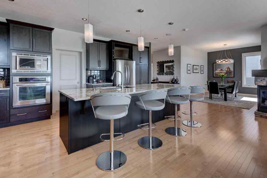 MLS® A2252909 - 220 Springbluff Heights SW in Springbank Hill Calgary, Residential