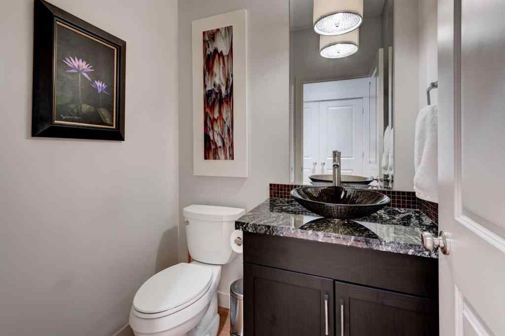 MLS® A2252909 - 220 Springbluff Heights SW in Springbank Hill Calgary, Residential