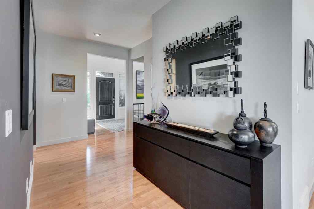 MLS® A2252909 - 220 Springbluff Heights SW in Springbank Hill Calgary, Residential