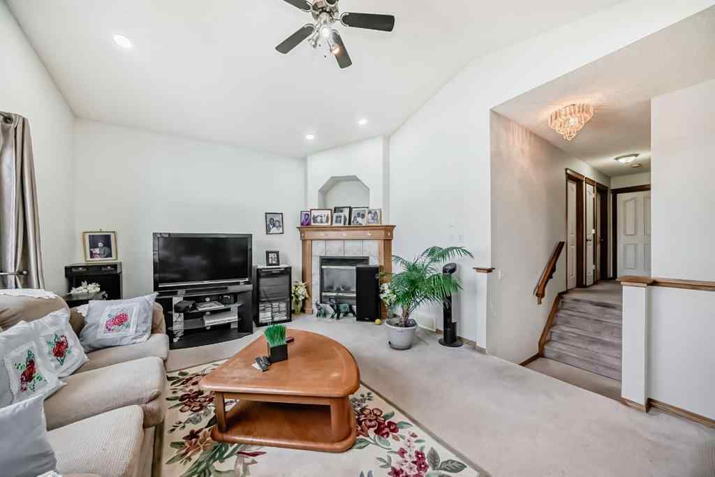 MLS® A2252911 - 407 Citadel Meadow Bay NW in Citadel Calgary, Residential