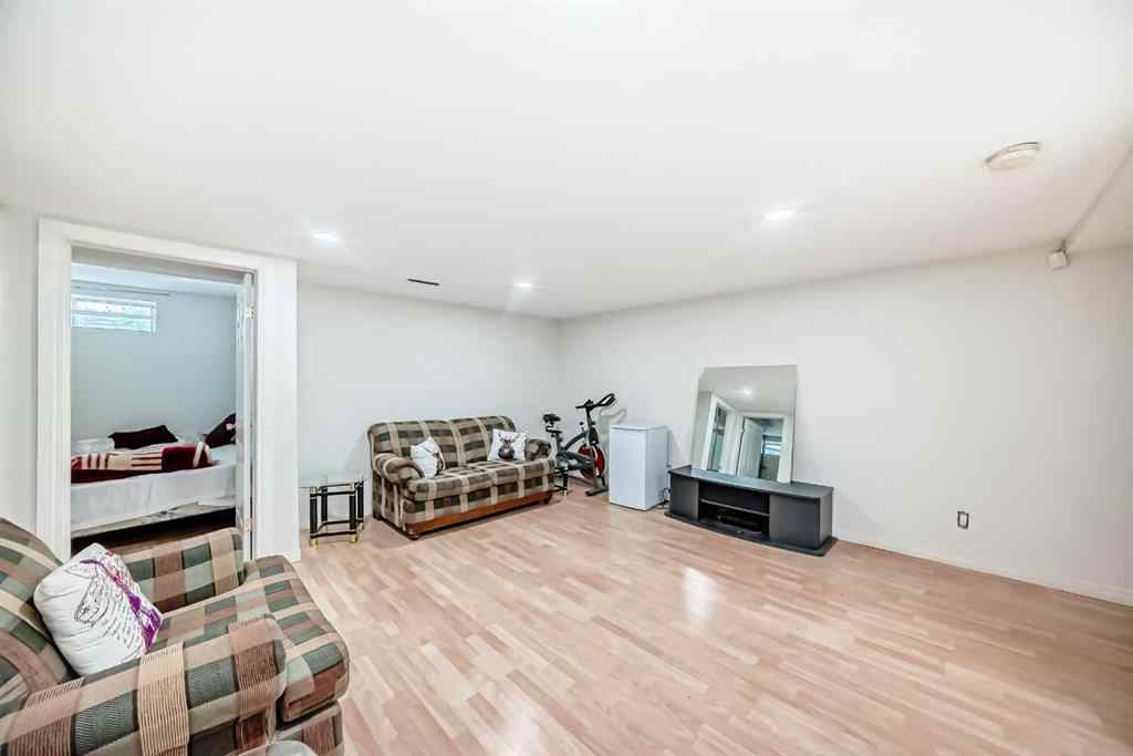 MLS® A2252911 - 407 Citadel Meadow Bay NW in Citadel Calgary, Residential