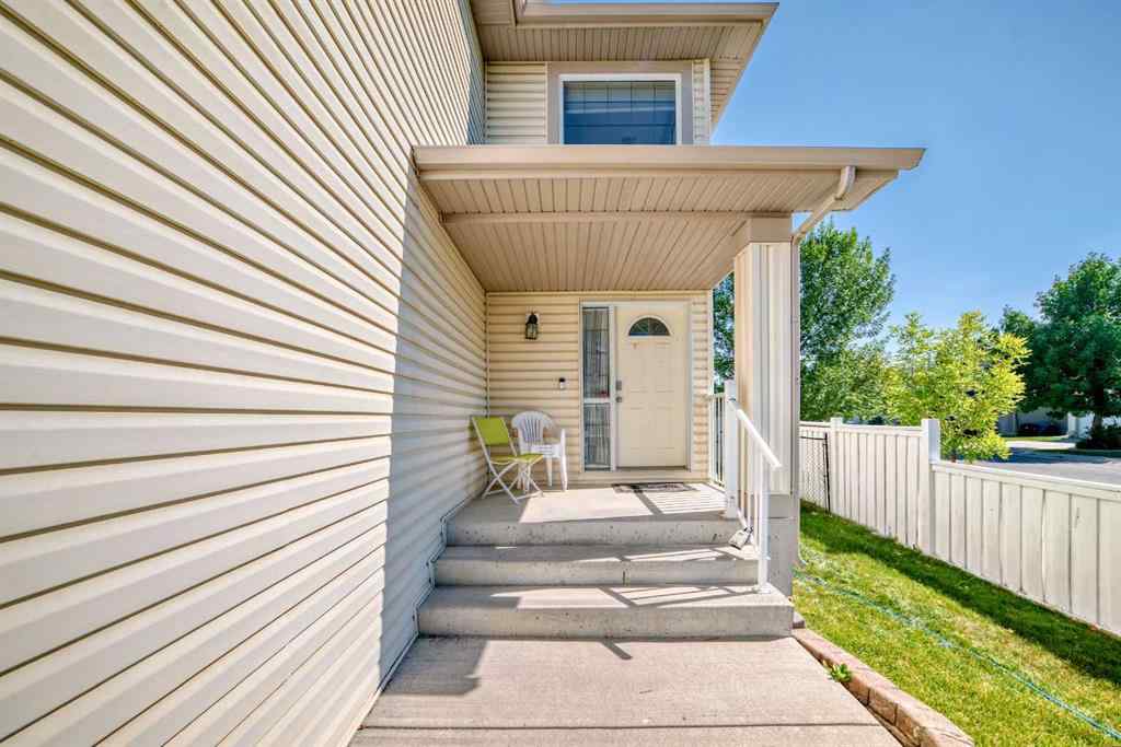 MLS® A2252911 - 407 Citadel Meadow Bay NW in Citadel Calgary, Residential