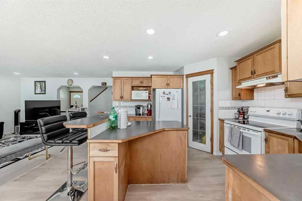 MLS® A2252911 - 407 Citadel Meadow Bay NW in Citadel Calgary, Residential