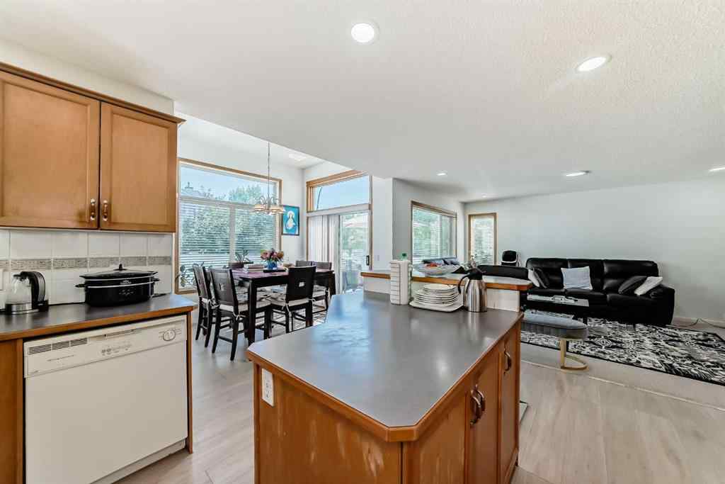 MLS® A2252911 - 407 Citadel Meadow Bay NW in Citadel Calgary, Residential