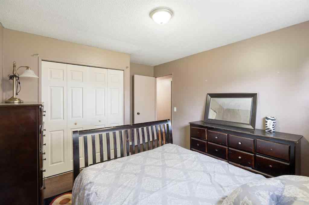 MLS® A2252916 - 3212 Dover Crescent SE in Dover Calgary, Residential