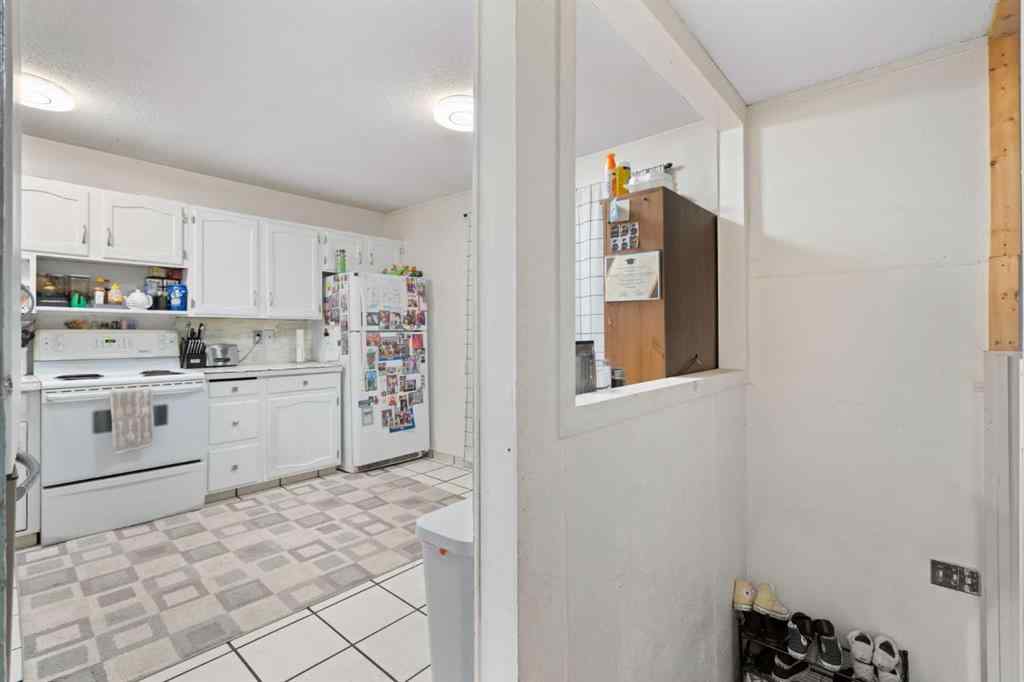 MLS® A2252916 - 3212 Dover Crescent SE in Dover Calgary, Residential