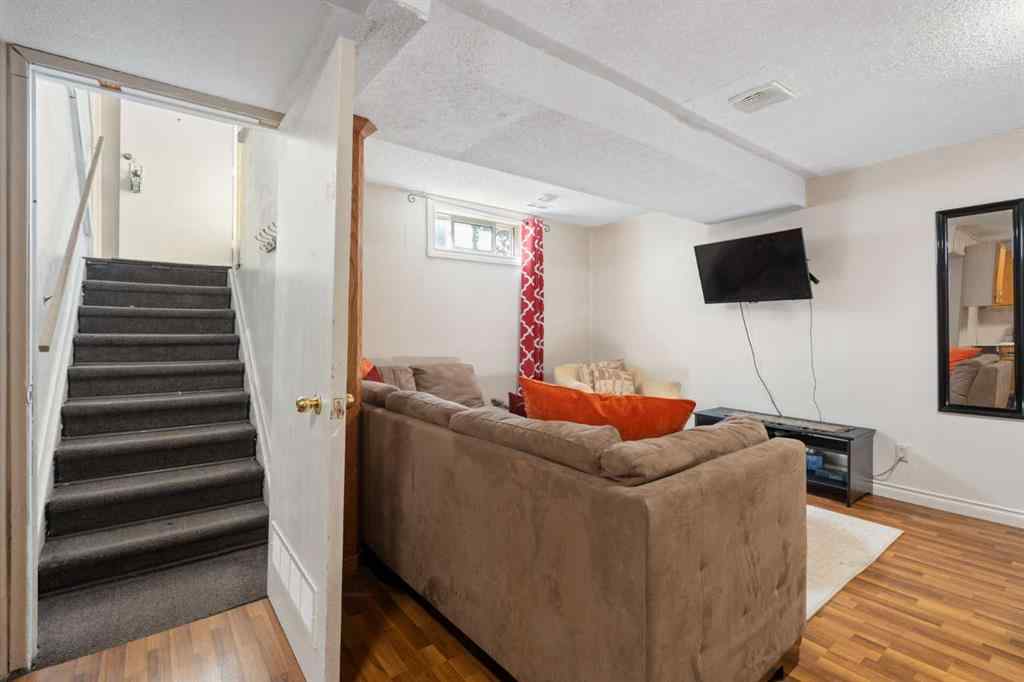 MLS® A2252916 - 3212 Dover Crescent SE in Dover Calgary, Residential