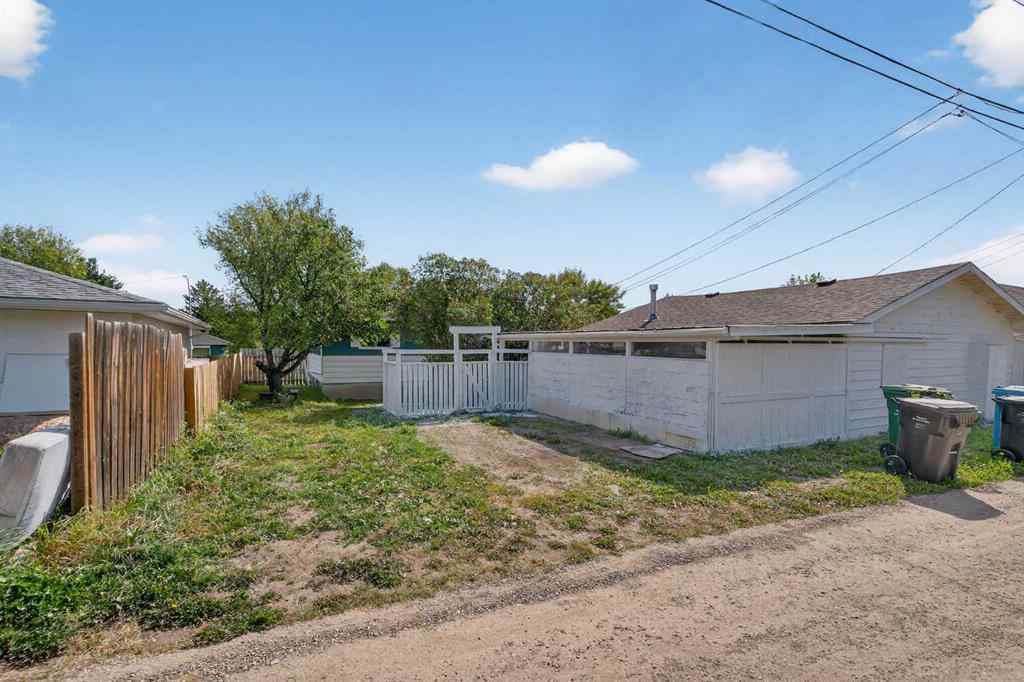 MLS® A2252917 - 5923 Centre Street NW in Thorncliffe Calgary, Residential