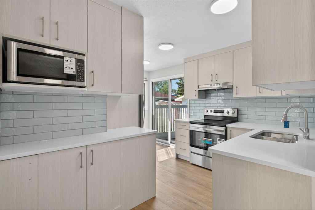 MLS® A2252917 - 5923 Centre Street NW in Thorncliffe Calgary, Residential