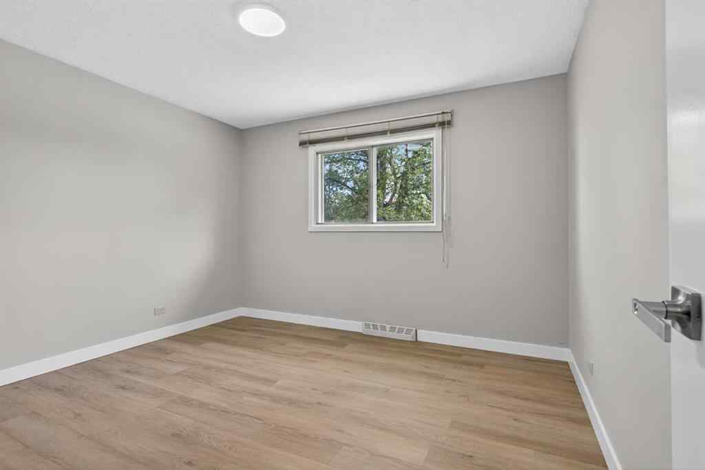 MLS® A2252917 - 5923 Centre Street NW in Thorncliffe Calgary, Residential