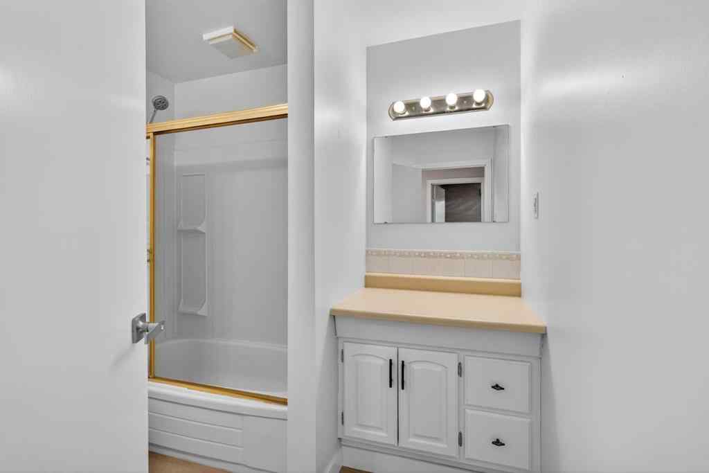 MLS® A2252917 - 5923 Centre Street NW in Thorncliffe Calgary, Residential