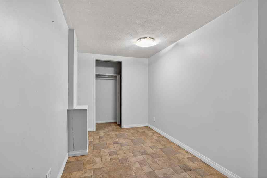 MLS® A2252917 - 5923 Centre Street NW in Thorncliffe Calgary, Residential