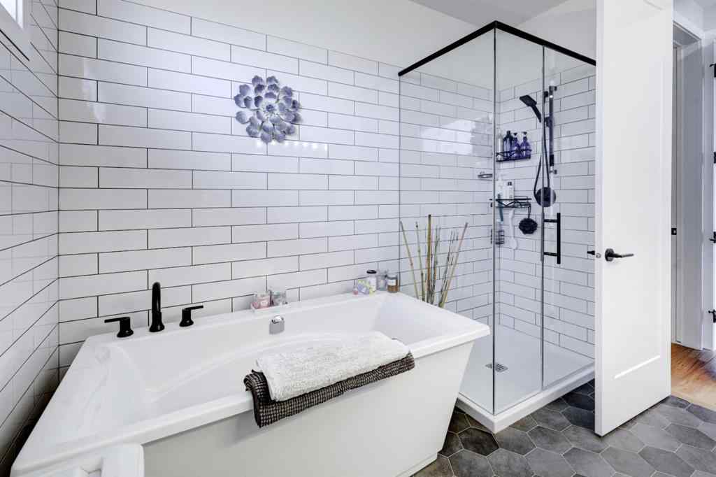 MLS® A2252923 - 198 Bayview Circle SW in Bayview Airdrie, Residential