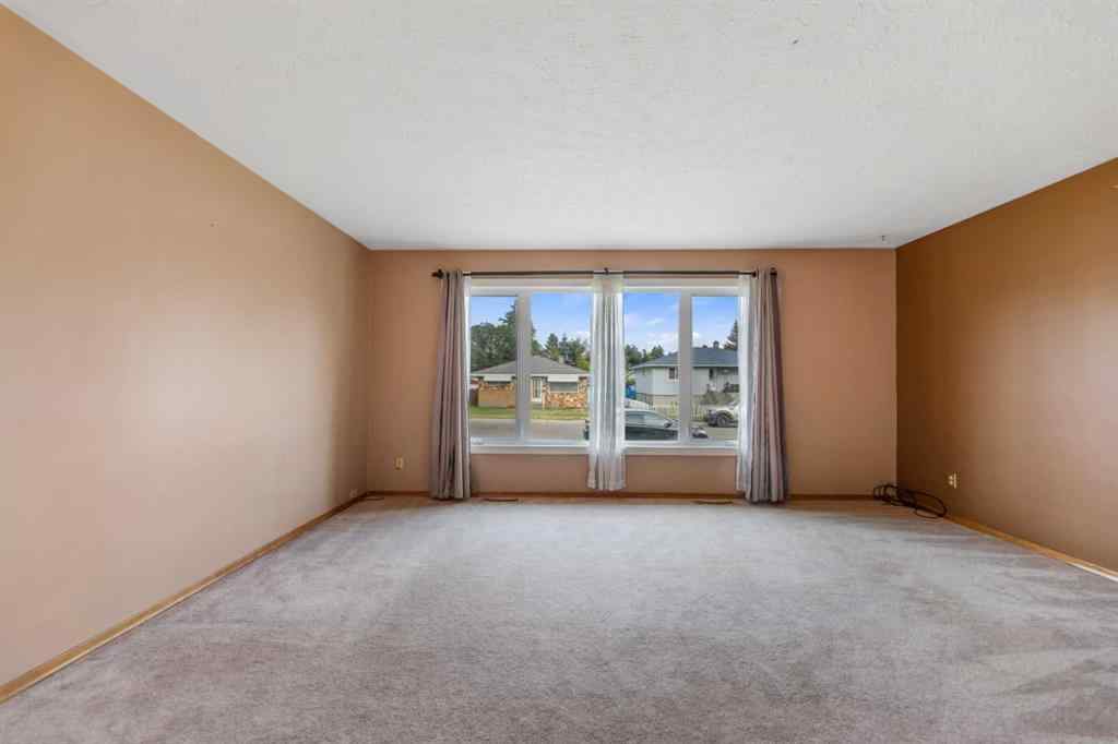 MLS® A2252924 - 2211 43 Street SE in Forest Lawn Calgary, Residential