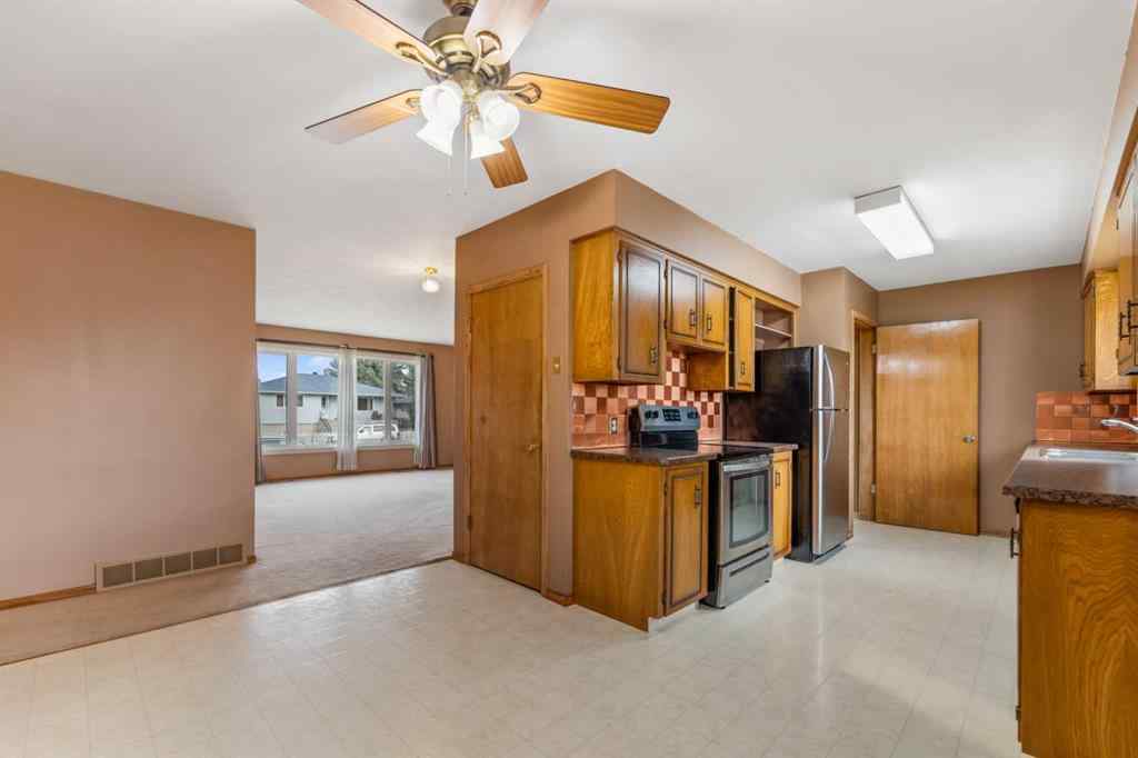 MLS® A2252924 - 2211 43 Street SE in Forest Lawn Calgary, Residential
