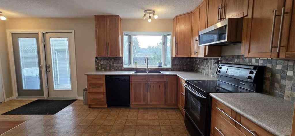 MLS® A2252926 - 640 Willowburn Crescent SE in Willow Park Calgary, Residential