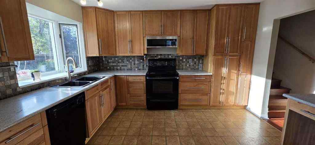 MLS® A2252926 - 640 Willowburn Crescent SE in Willow Park Calgary, Residential