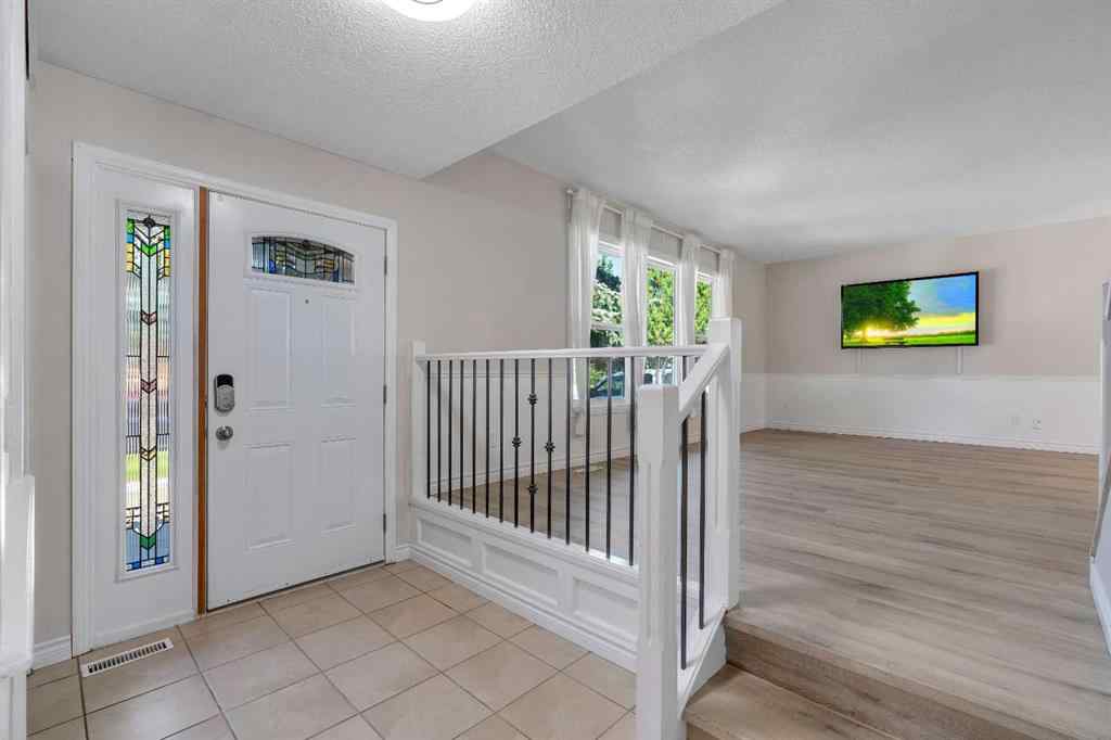 MLS® A2252927 - 3285 Cedarille Drive SW in Cedarbrae Calgary, Residential