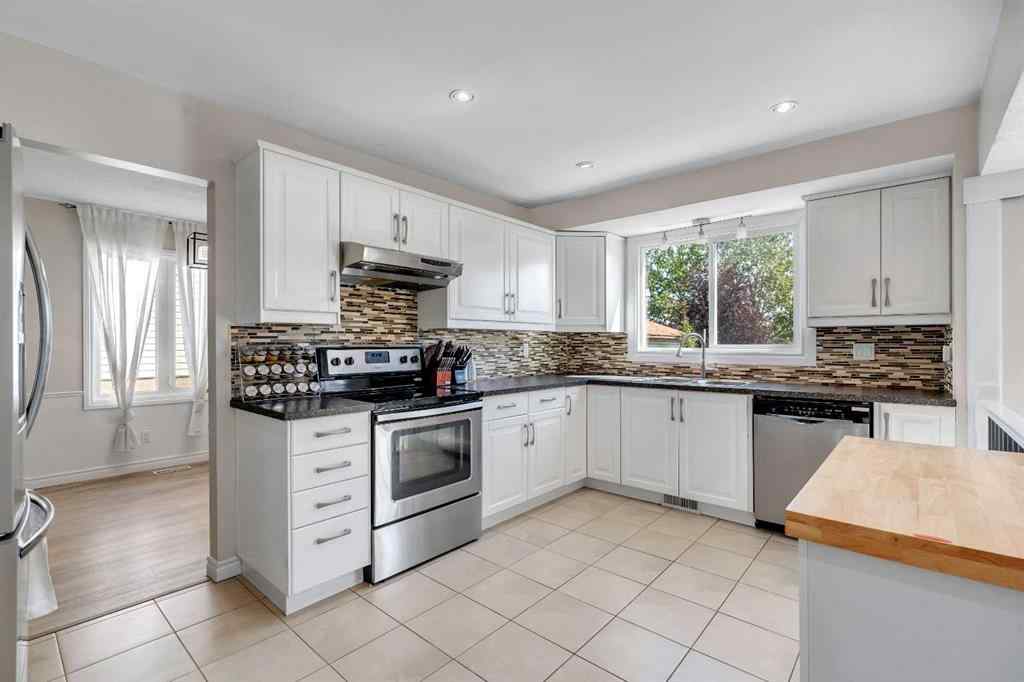 MLS® A2252927 - 3285 Cedarille Drive SW in Cedarbrae Calgary, Residential
