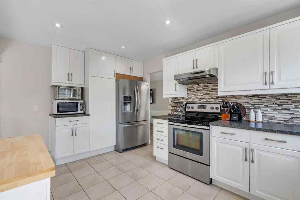 MLS® A2252927 - 3285 Cedarille Drive SW in Cedarbrae Calgary, Residential