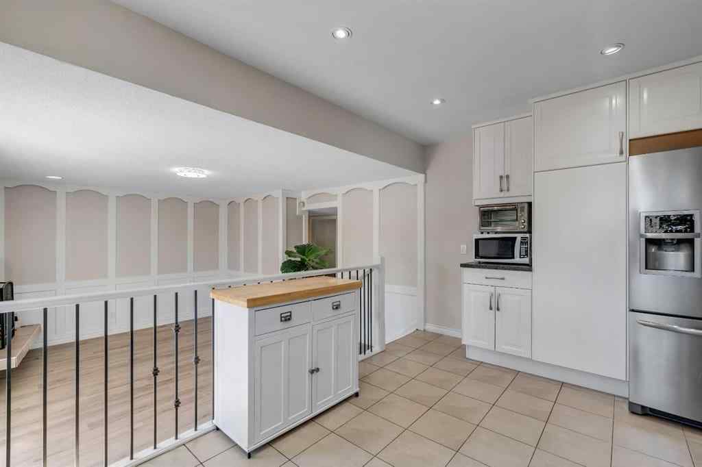 MLS® A2252927 - 3285 Cedarille Drive SW in Cedarbrae Calgary, Residential