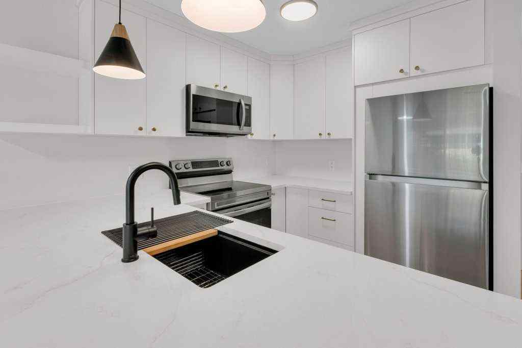 MLS® A2252935 - Unit #140 30 Richard Court SW in Lincoln Park Calgary, Residential