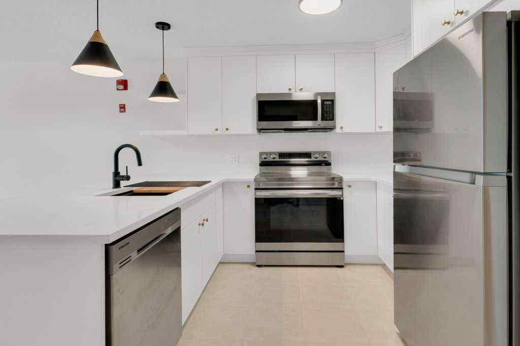 MLS® A2252935 - Unit #140 30 Richard Court SW in Lincoln Park Calgary, Residential