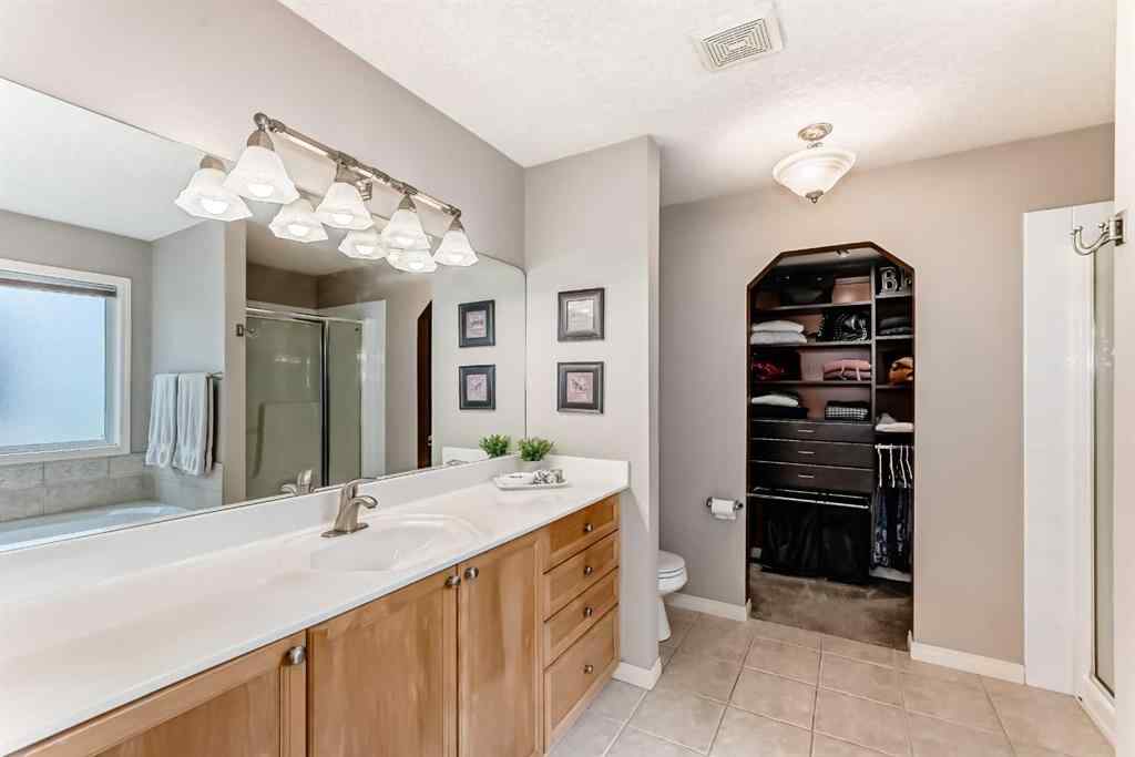 MLS® A2252939 - 343 OAKMERE Way  in Westmere Chestermere, Residential