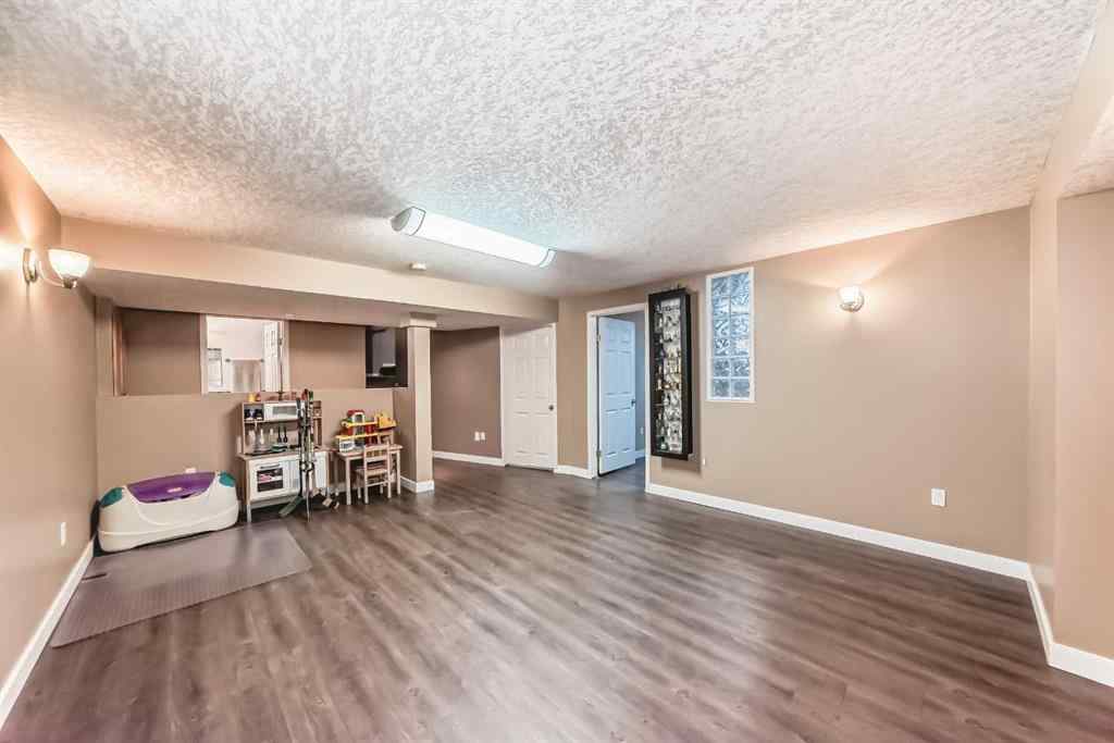 MLS® A2252939 - 343 OAKMERE Way  in Westmere Chestermere, Residential