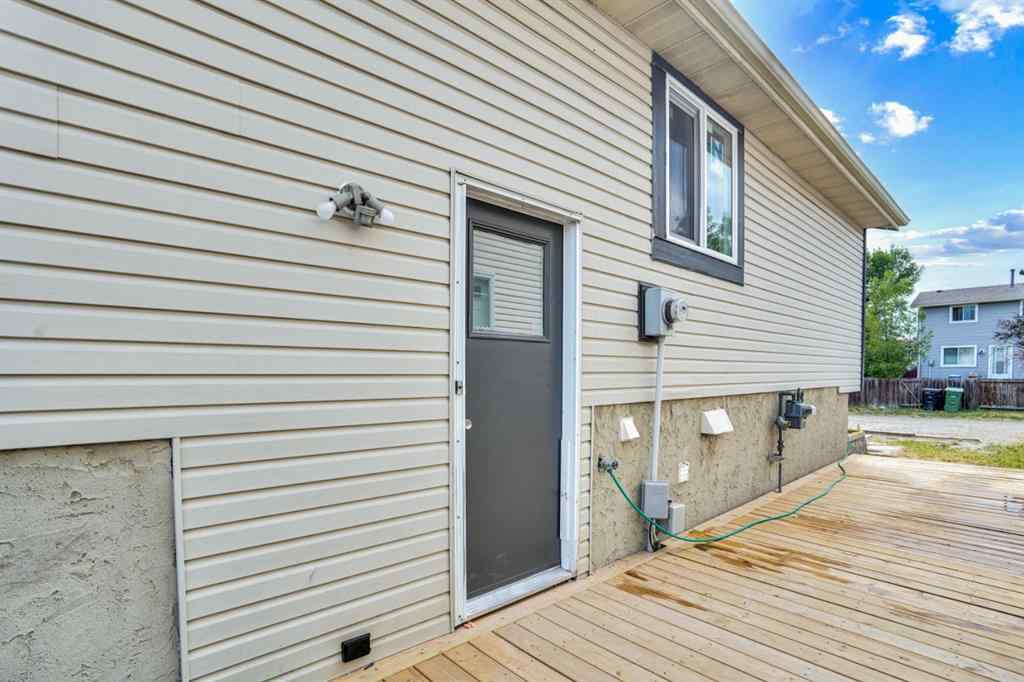 MLS® A2252943 - 104 castlegreen Close NE in Castleridge Calgary, Residential