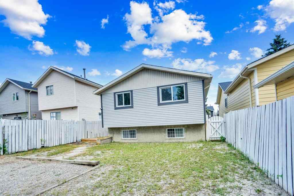 MLS® A2252943 - 104 castlegreen Close NE in Castleridge Calgary, Residential
