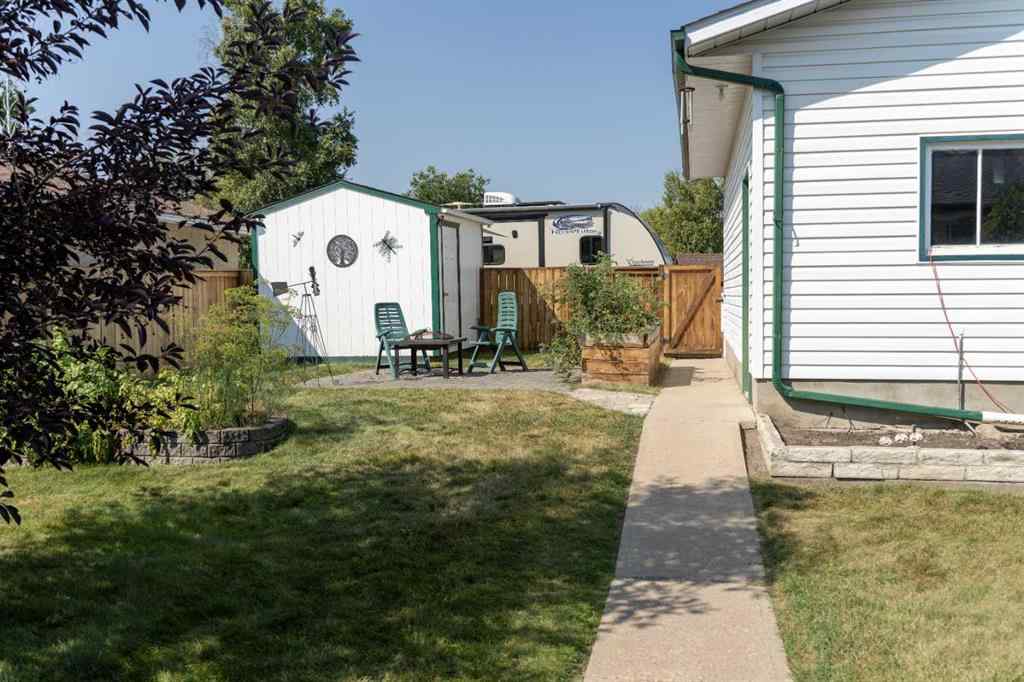 MLS® A2252946 - 10 Orchard Green E in Oriole Park Red Deer, Residential