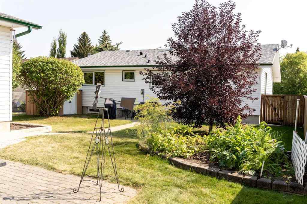 MLS® A2252946 - 10 Orchard Green E in Oriole Park Red Deer, Residential