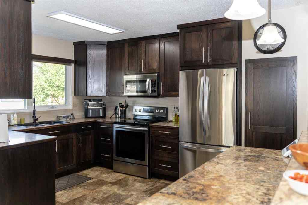 MLS® A2252946 - 10 Orchard Green E in Oriole Park Red Deer, Residential