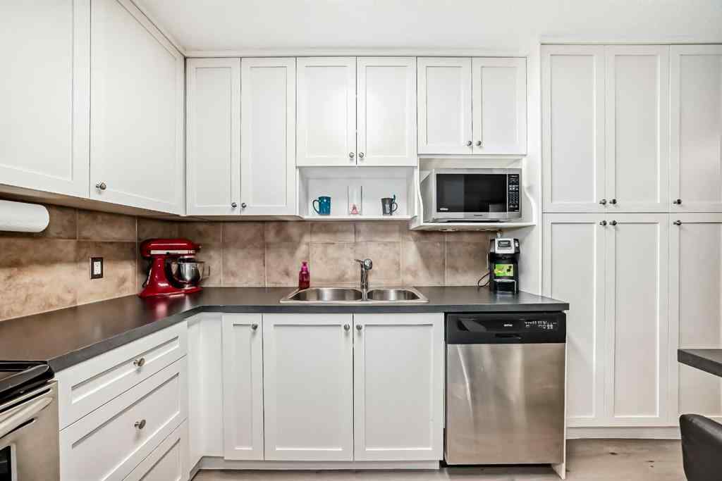 MLS® A2252947 - Unit #33 3800 Fonda Way SE in Forest Heights Calgary, Residential
