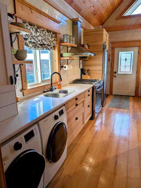 MLS® A2252954 - 410 5 St E   in Winfield Winfield, Residential
