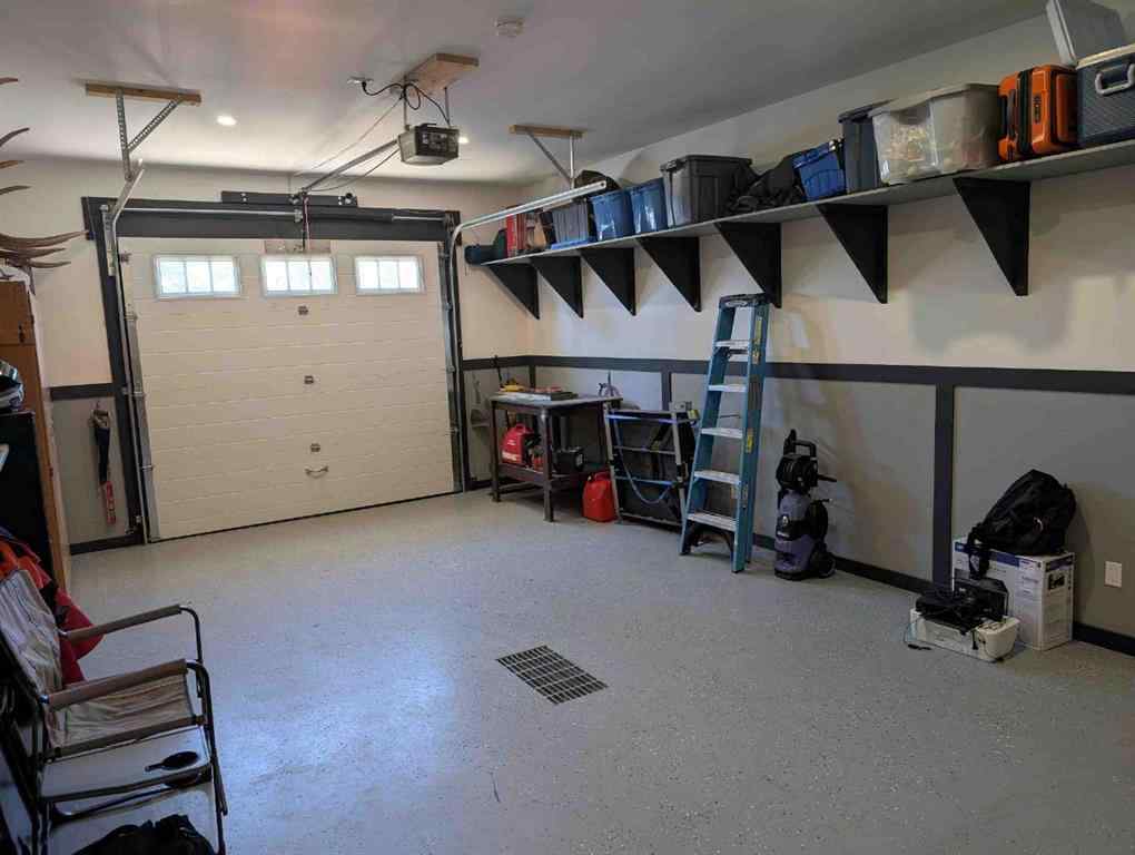 MLS® A2252954 - 410 5 St E   in Winfield Winfield, Residential