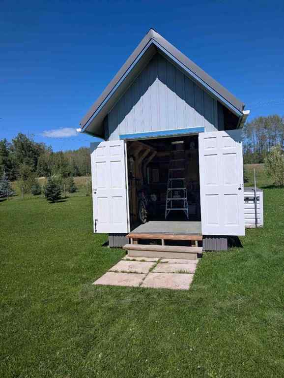 MLS® A2252954 - 410 5 St E   in Winfield Winfield, Residential