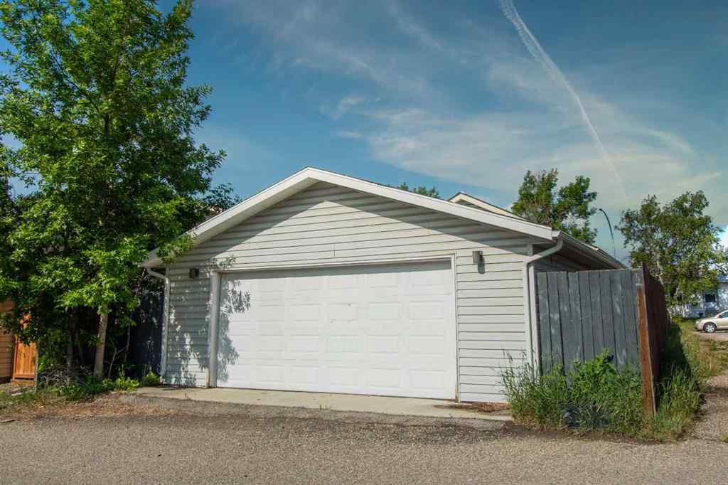 MLS® A2252966 - 143 Castlegrove Road NE in Castleridge Calgary, Residential
