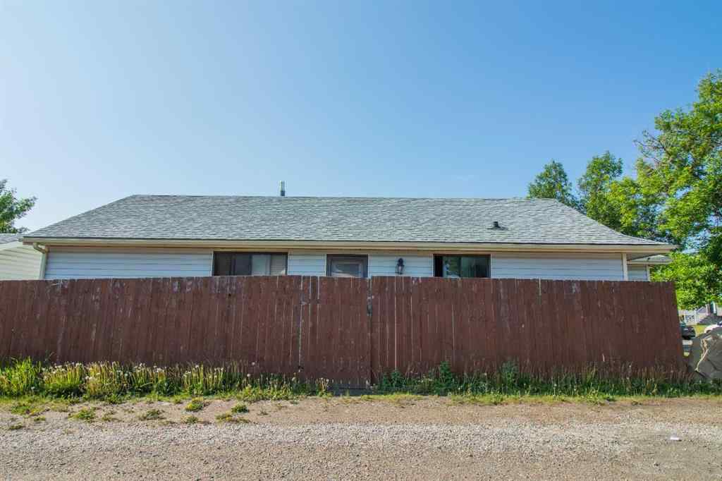 MLS® A2252966 - 143 Castlegrove Road NE in Castleridge Calgary, Residential